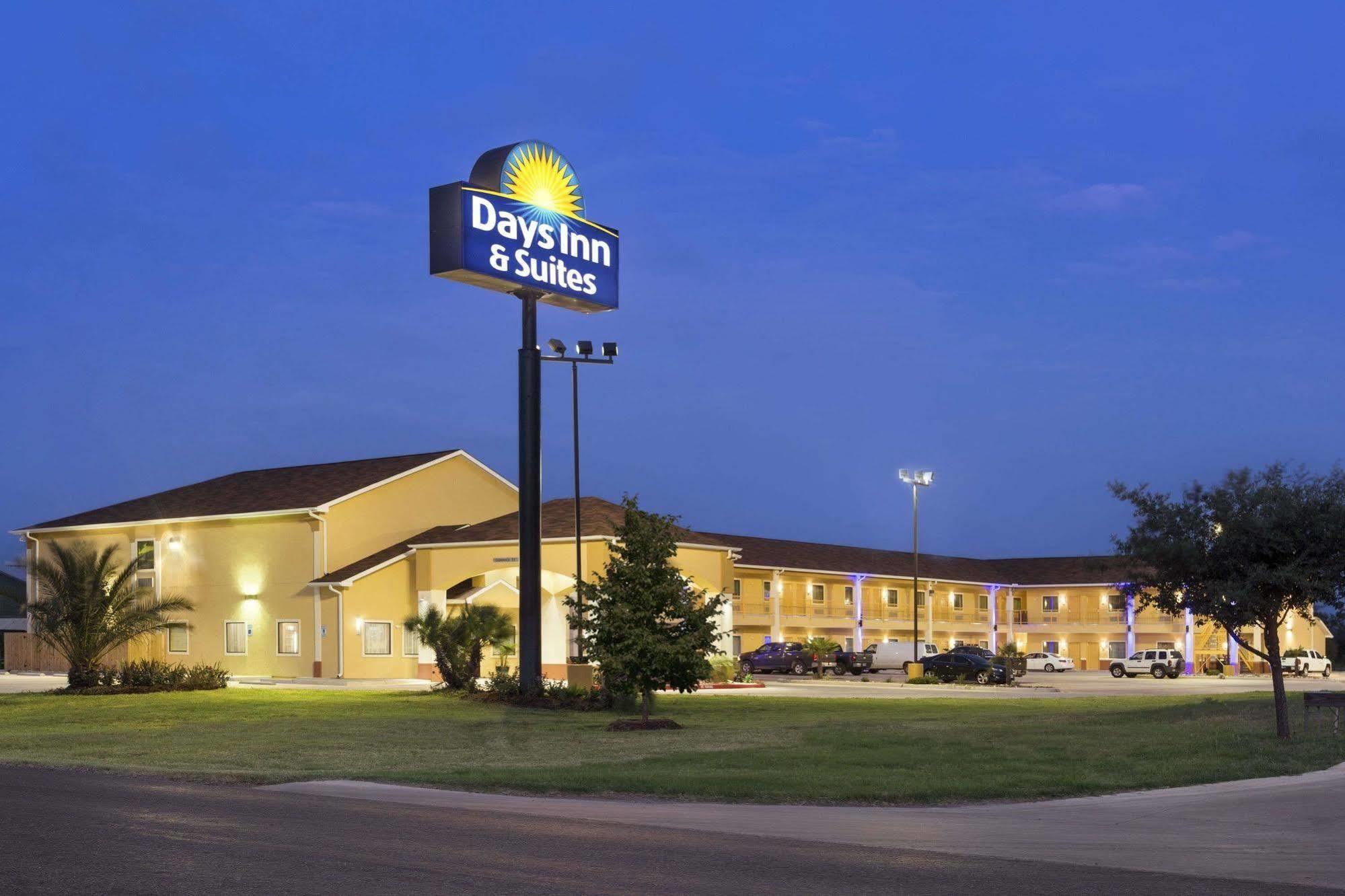 Days Inn Pearsall Ngoại thất bức ảnh